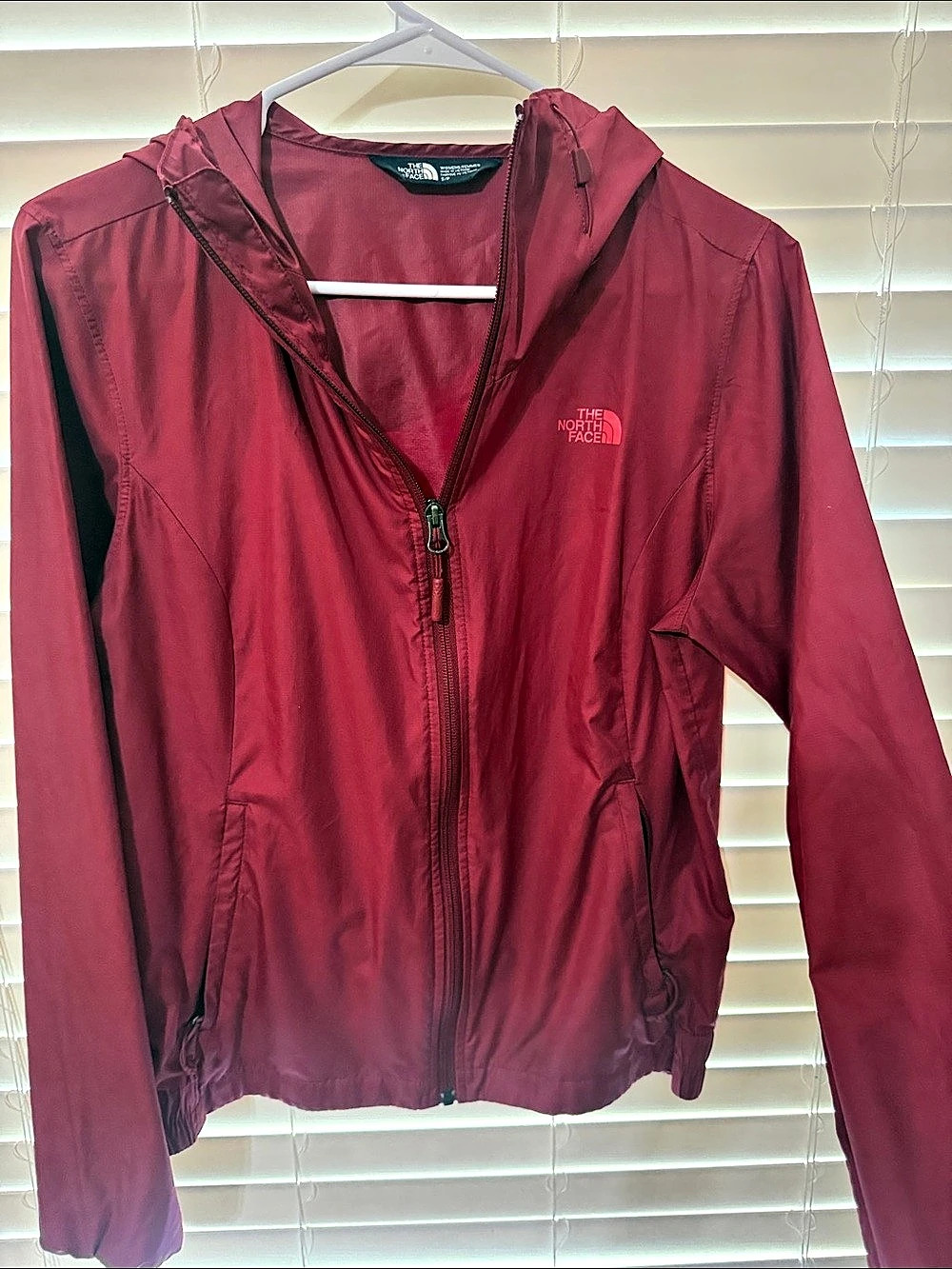 The North Face Women'Small Red Hooded Jacket Size Small Like New